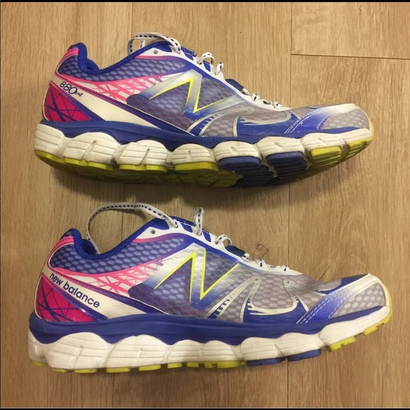 New Balance Size 9 - Picture 2 of 7